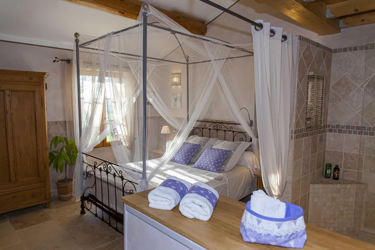 Bed and Breakfast Mas Des Rabasses Le Pontet  Exteriér fotografie